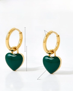 Detailed dimensions of heart-shaped earrings with green enamel and golden hoops