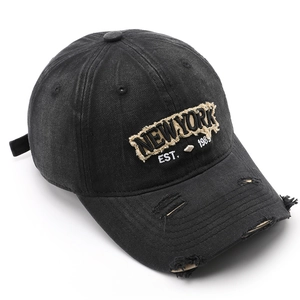 Schwarze Vintage-Baseballkappe aus Baumwolle mit New York 1985 Stickerei im Streetwear-Stil