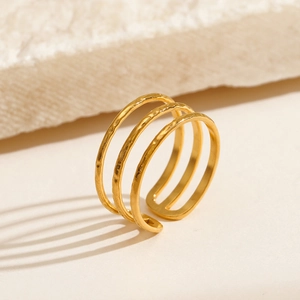 Minimalistischer 18K Gold Dreischicht-Strukturring für Damen aus Edelstahl