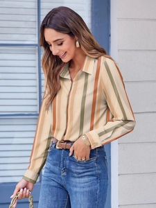 Chic long sleeve striped shirt for women with lapel collar and casual button-down fit