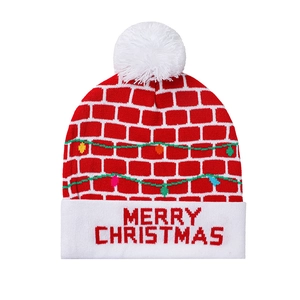 Bonnet de Noël en tricot avec texte Merry Christmas et motifs de guirlandes