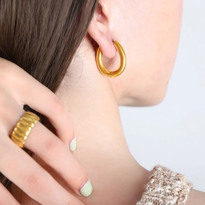 Minimalist chunky U-shaped 18K gold plated hoop earrings and textured wide band ring set