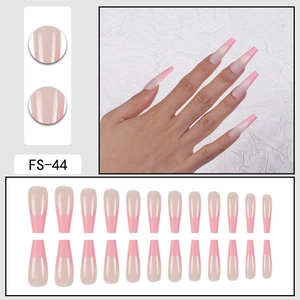 Rosa French Tip lange Sargnägel zum Aufkleben, Set mit 24 Stück in verschiedenen Größen