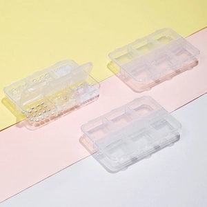 Makroaufnahme der transparenten 6-Fach Sortierbox für Nailart Perlen und Schmuckzubehör