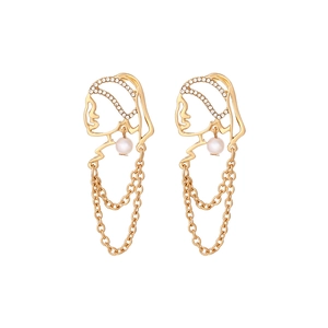 Vintage gold hollow portrait earrings with sparkling diamonds and hanging pearl tassels