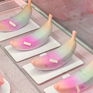 Rainbow gradient banana silicone dessert mold for mousse cake and jelly baking