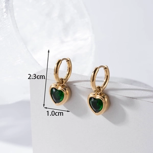 Golden stainless steel hoop earrings with green heart-shaped crystal pendants, 2.3cm height