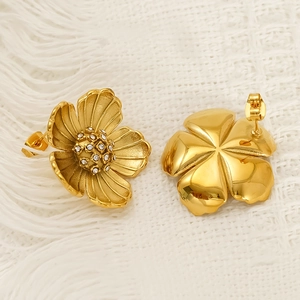 Retro golden flower stud earrings with brushed metal texture and 5-petal vintage design