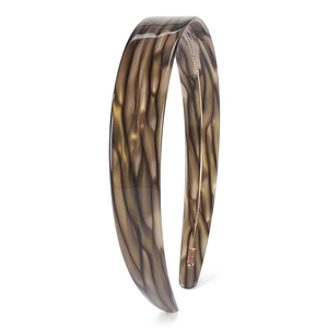 Macro shot of 2.2cm vintage tortoiseshell acetate headband with inner non-slip teeth