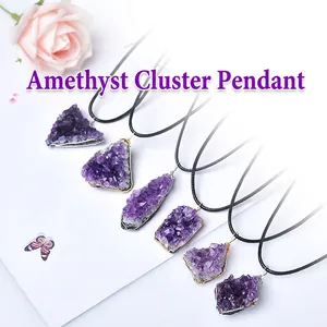 Natürliche Amethyst Cluster Anhänger Halskette Handgefertigt Drahtumwickelt Unregelmäßiger Rohstein Lila Kristall Mit Schwarzer Kordel
