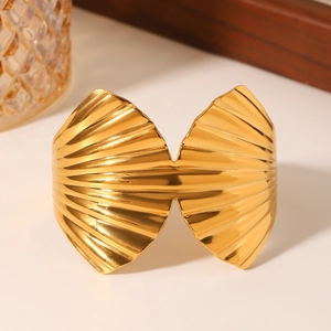 Bracelet jonc ouvert en acier inoxydable plaqué or 18K avec motif coquillage