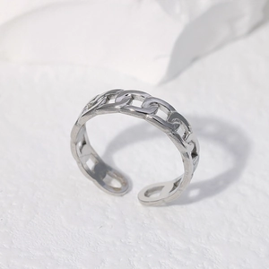 Bague ouverte minimaliste en acier inoxydable argenté avec design de maille de chaîne
