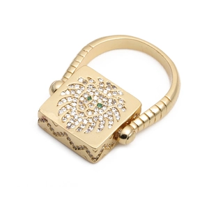 Goldener Löwenkopf-Ring mit Zirkonia und einem einzigartigen Ketten-Glied-Design