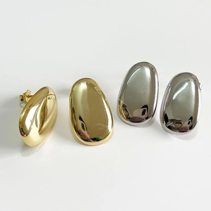 Minimalist 925 sterling silver oval pebble stud earrings in gold and silver finish