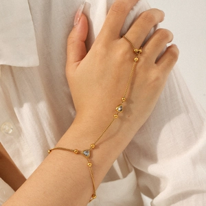Bracelet Bague Doigt Zircon Coeur Acier Inoxydable Plaqué Or Chaîne De Dos De Main Bijoux Pour Femmes