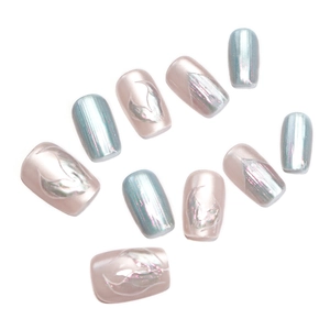 Ongles press-on sirène aurora cat eye avec gaufrage 3D argenté et reflet bleu nacré