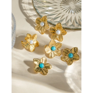 Orecchini e anello a fiore in acciaio inossidabile placcato oro 18K e turchese