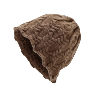 Retro coffee brown cable knit beanie for winter with loose fit and thick texture