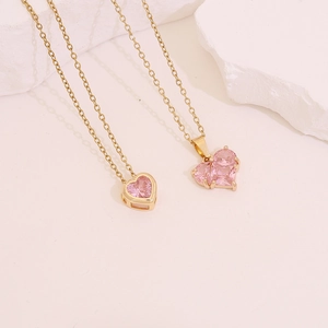Ensemble de colliers en acier inoxydable doré avec pendentifs cœur en zircon rose