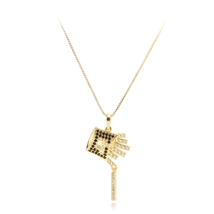 Collier pendentif frites créatif en plaqué or avec zircons noirs et blancs étincelants
