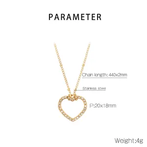Dettaglio della collana con cuore, dimensioni 20x18mm e lunghezza catena di 440mm