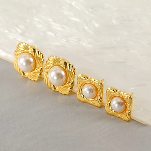 French vintage style square gold earrings set with round pearls for women fashion