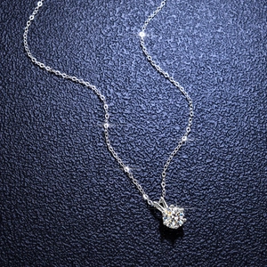 Classic S925 sterling silver necklace with a brilliant round moissanite pendant