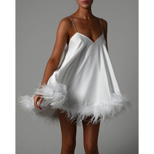 Robe Mini Caraco En Satin Blanc Sexy Avec Bordure En Plumes Et Bretelles En Strass Dos Nu Tenue De Soirée Pour Femmes