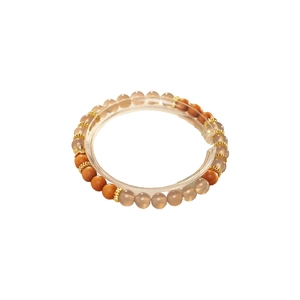 Bracelet chinois en bois de santal et agate avec d'élégantes perles dorées