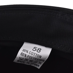 Vue détaillée de la doublure noire de la casquette militaire en PU avec étiquette