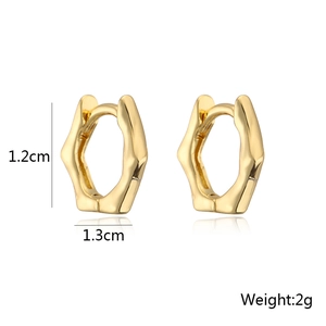 Detaillierte Größenangaben für minimalistische, 18 Karat vergoldete Creolen-Ohrringe