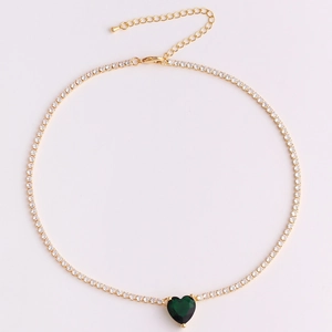Detail of gold-plated chain with zircon heart pendant and adjustable lobster clasp