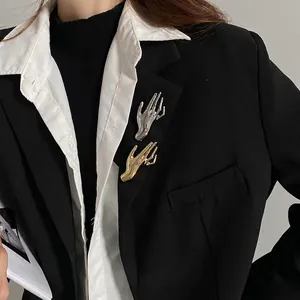 Creative Hand Palm Shape Brooch Alloy Polished Liquid Metal Style Fashion Clothing Accessories For Women Minimalist Elegant