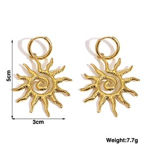 Vintage golden sun hoop earrings with spiral design in stainless steel, 5cm height