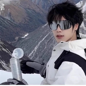 Outdoor sports cycling sunglasses with large frames for skiing and mountain climbing