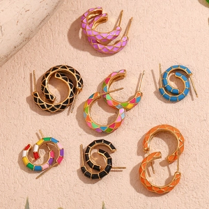 Colorful enamel C-shaped hoop earrings in 18K gold plated stainless steel grid patterns