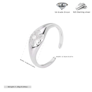Detailed view of S925 sterling silver flower ring with size and weight measurements