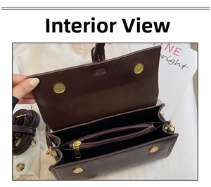 Dettagli dell'interno della borsa a tracolla marrone vintage con più scomparti