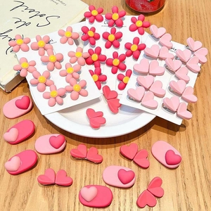 Set de pinzas para el pelo rosas con flores y corazones de resina para niña