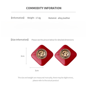 Detailed size chart and specifications for diamond-shaped faux leather earrings