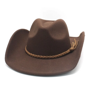 Chapeau de cowboy classique en feutre marron foncé avec bande en cuir tressé et détail de pompon