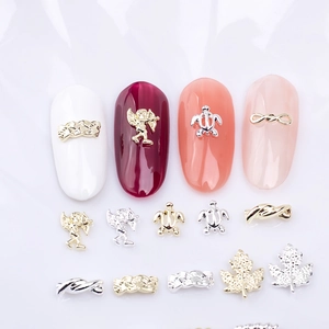 3D Legierung Nailart Charms mit goldenen und silbernen Ahornblatt- und Knotendesigns