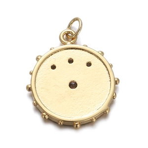 Detailansicht eines goldenen Evil Eye Anhängers mit Zirkonia Einlagen für DIY-Schmuck