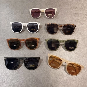 Various colorful kids foldable sunglasses with UV400 protection and CE certification marks