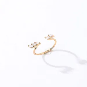 Detail view of gold minimalist ring showing 1.8cm diameter and 1.1g product weight
