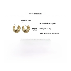 Detailed size specifications for double-layered gold hoop earrings with silver needles