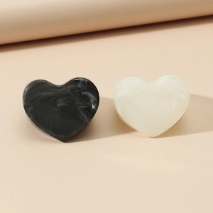 French vintage resin heart ring set featuring black and white marble texture patterns