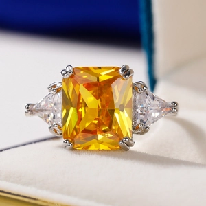 Anillo De Lujo Circonita Amarilla Radiante Para Mujer Cobre Rectángulo Piedras Laterales Triángulo Joyería Decorativa
