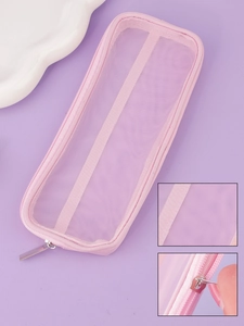 Vue détaillée de la trousse à pinceaux en maille rose avec trois compartiments et zip