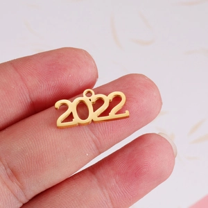 Polished golden stainless steel 2022 number charm pendant for DIY bracelets and necklaces
